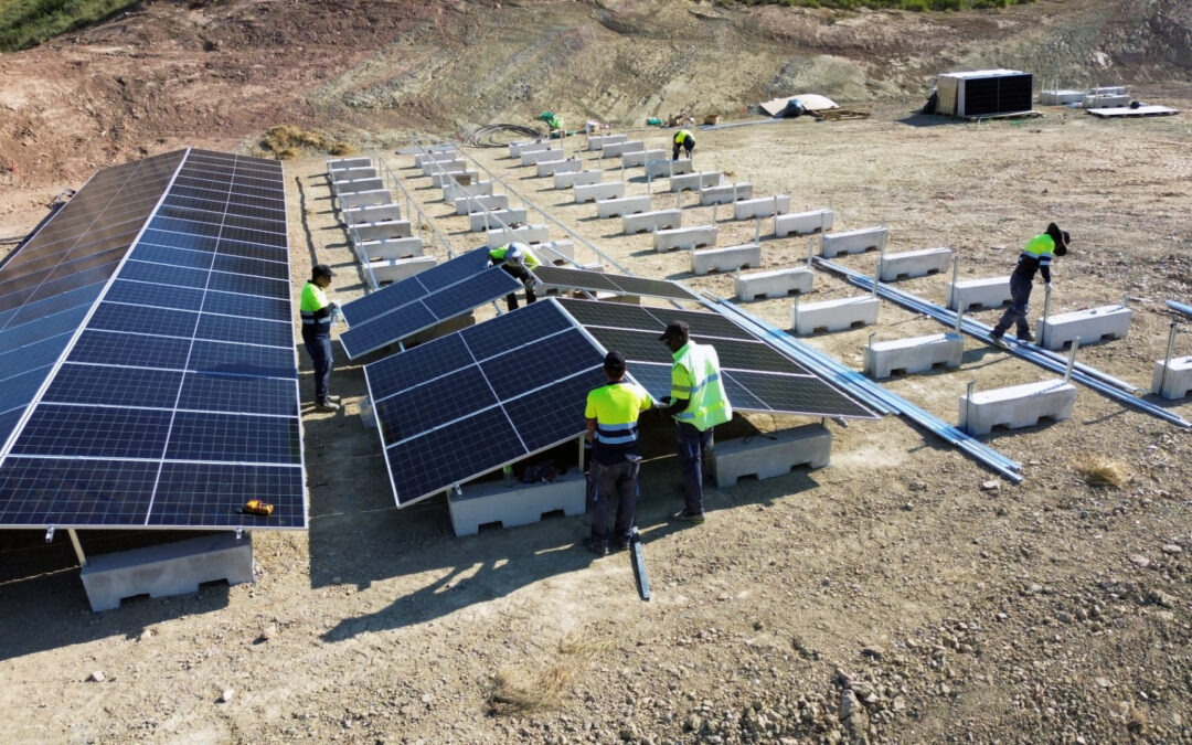 Lobera de Onsella da un paso firme hacia la sostenibilidad: SICE Renovables culmina la instalación de su planta fotovoltaica de autoconsumo colectivo.